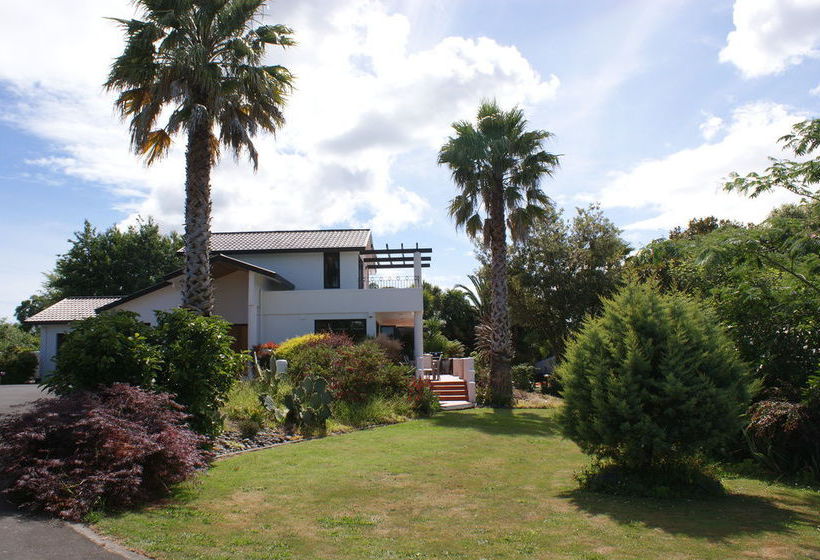 Pensión 73 Milton Isla Norte