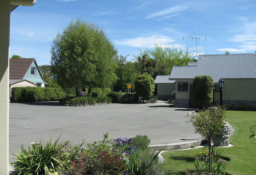 Four Peaks Motel South Island