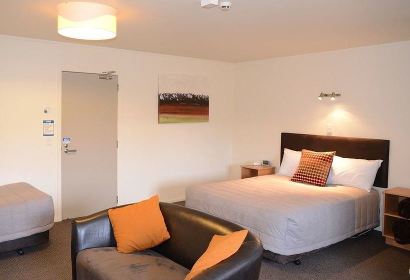 Hostel The Hobbit Motorlodge 11