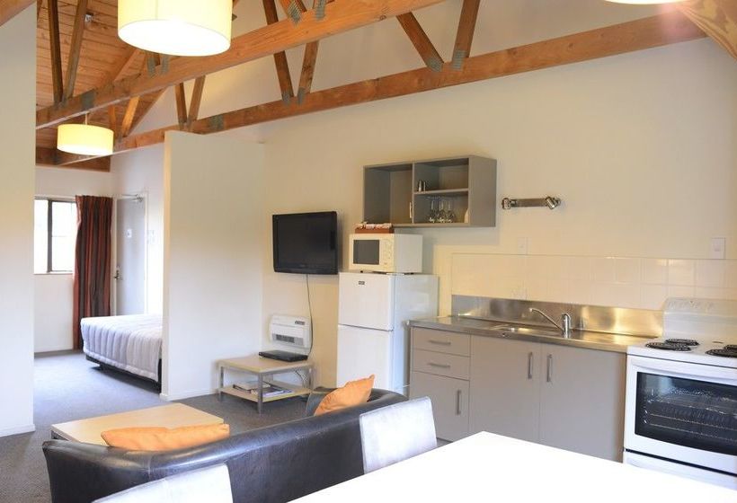 Hostel The Hobbit Motorlodge 13