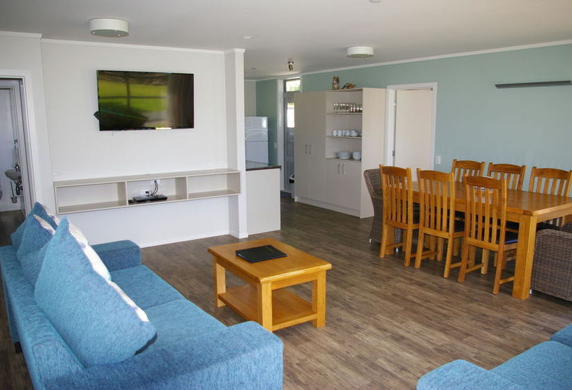 Hotel Hahei Holiday Resort 2