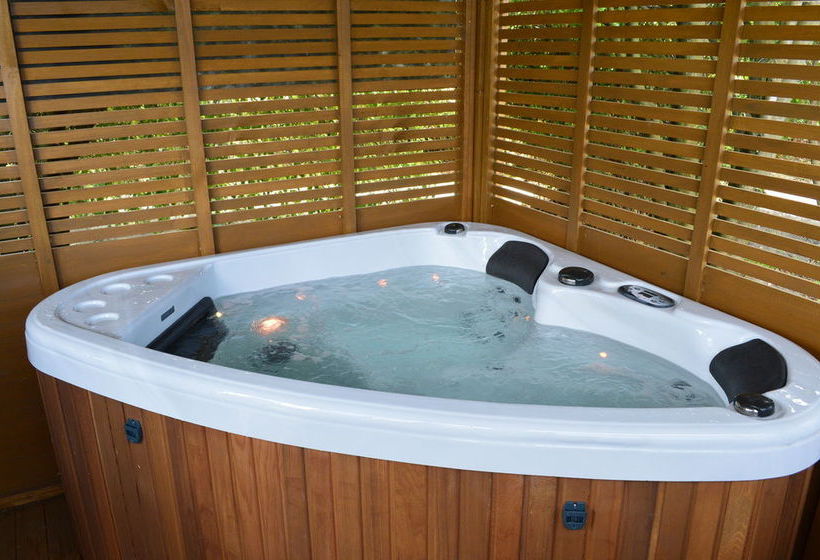 Amuri House Boutique Motel 10