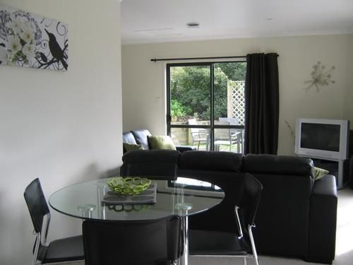 Birchgrove Cottage 1