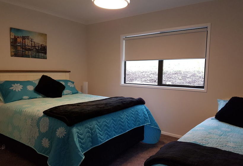 Birchgrove Cottage 5