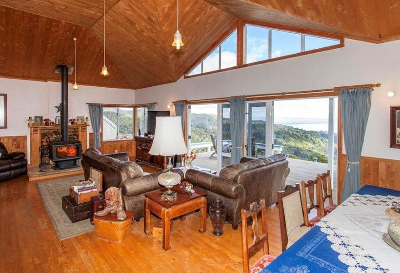 Pension Nightingale Falls Farmstay Retreat 7