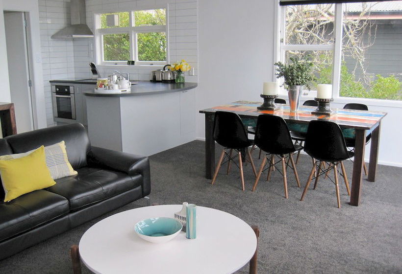 Acorns Wellington Apartment 6