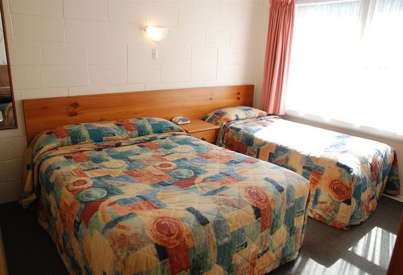 Manhattan Lodge Motel 13