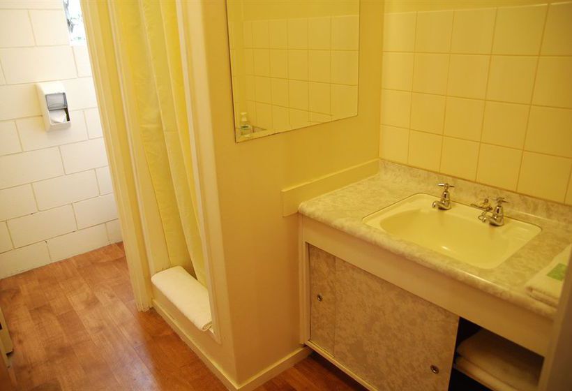 Manhattan Lodge Motel 2