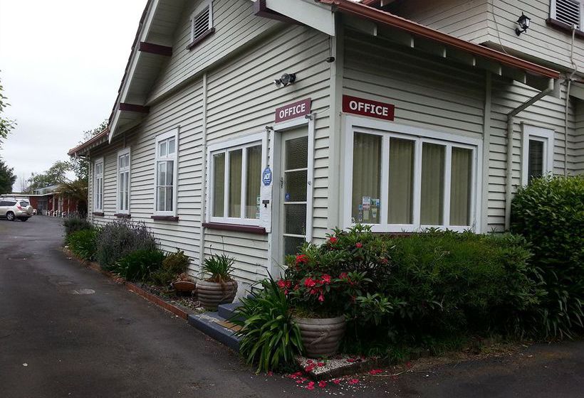 Manhattan Lodge Motel 6