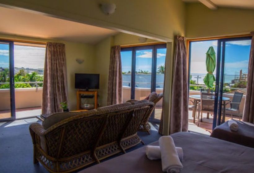 Boatshed Motel Apartments 13