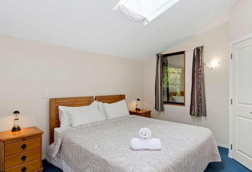 Boatshed Motel Apartments 16