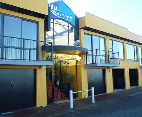 Esplanade Motel 6