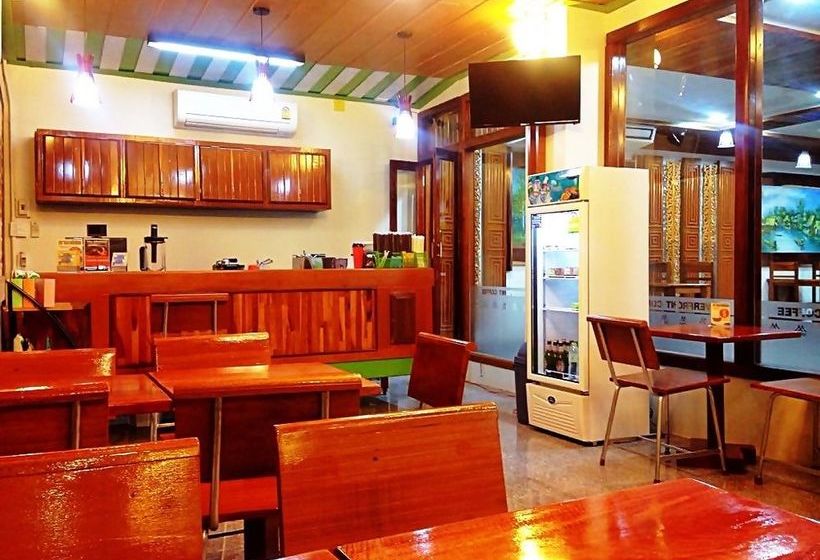 Riverfront Hotel Mukdahan 11