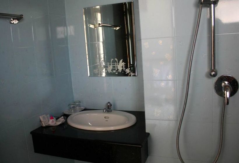 Riverfront Hotel Mukdahan 9