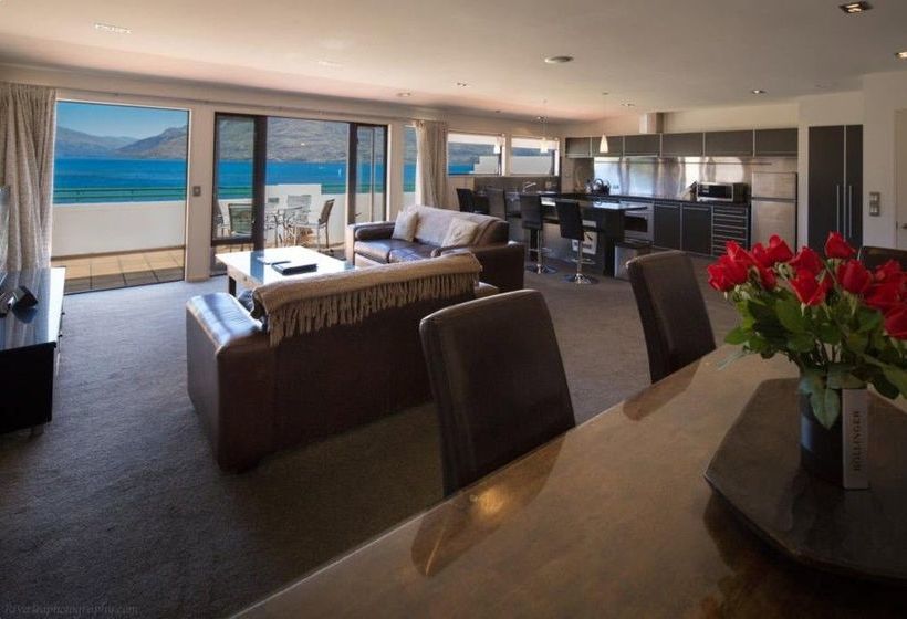 Lakefront Apartments 5