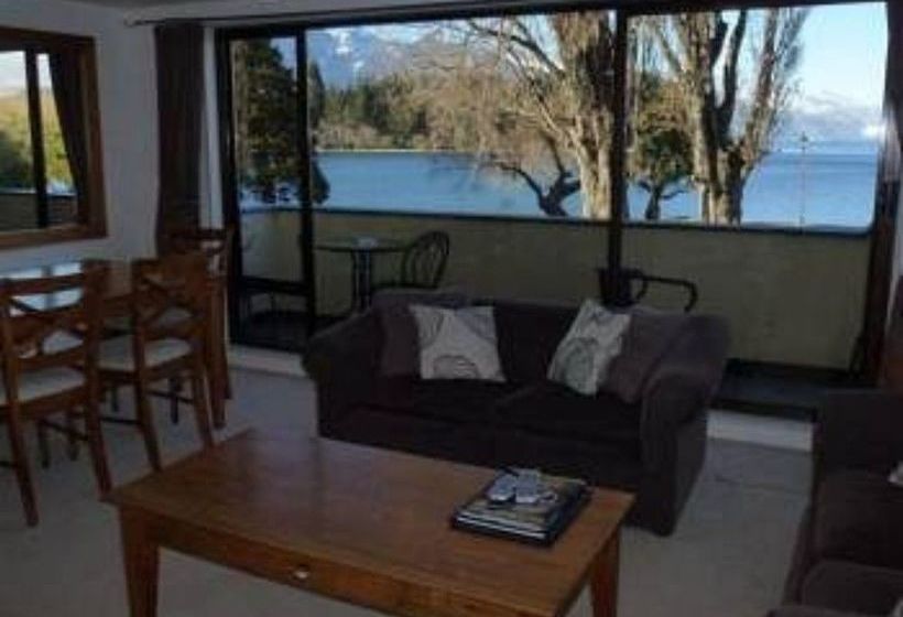 Lakefront Apartments 6