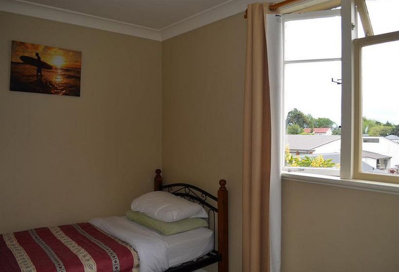 Hostel The Prince Albert Backpackers And Bar 11