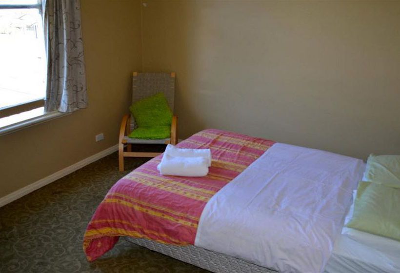 Hostel The Prince Albert Backpackers And Bar 15