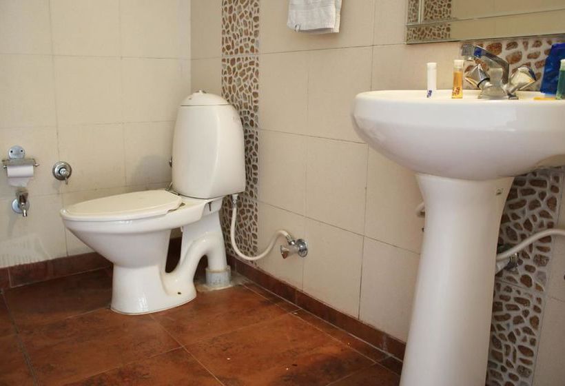 Hotel Oyo Premium Near Jhirna Road Corbett 1