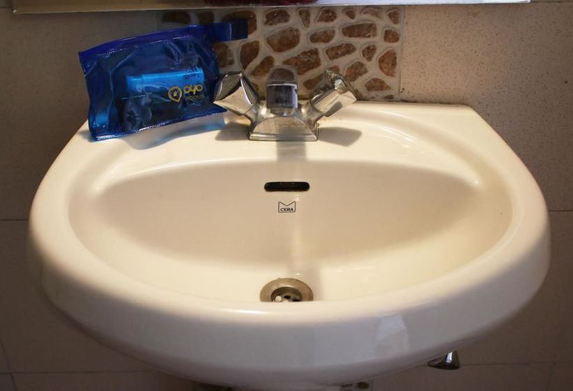 Hotel Oyo Premium Near Jhirna Road Corbett 2