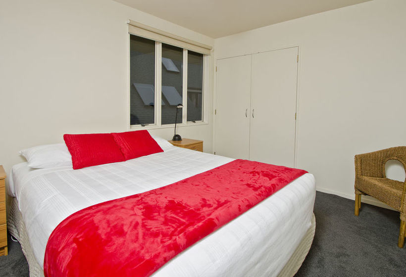 The Pavilions Beachfront Apartments 10