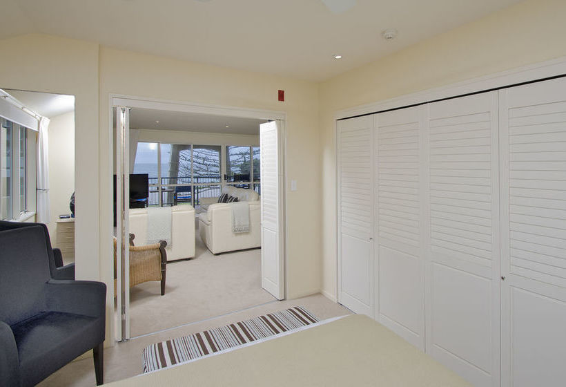 The Pavilions Beachfront Apartments 17