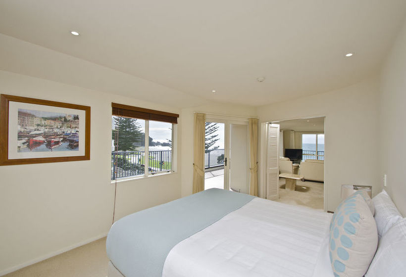 The Pavilions Beachfront Apartments 20