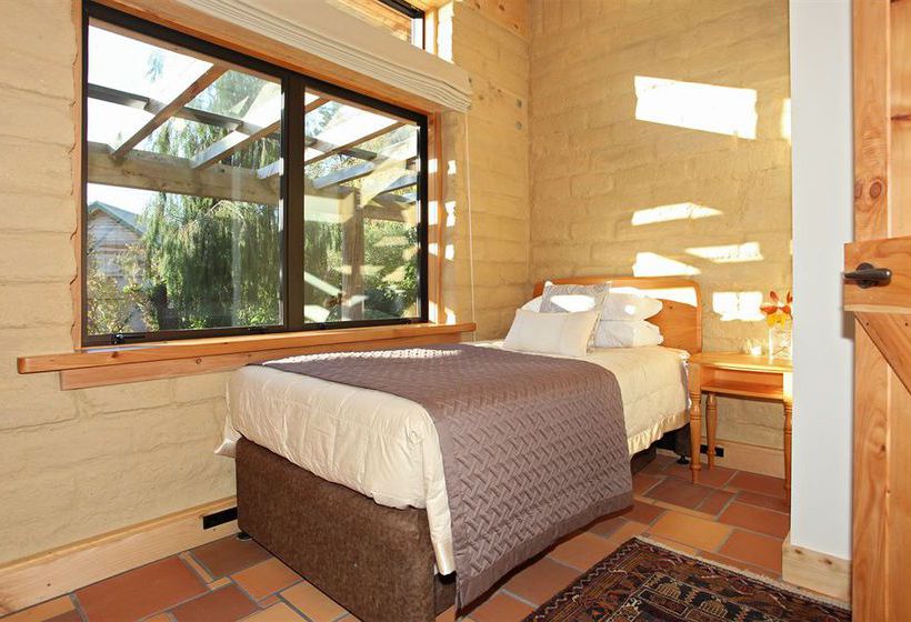 Bed and Breakfast Earthstead Villas 13