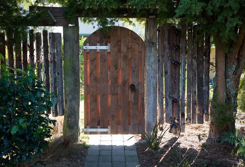 Bed and Breakfast Earthstead Villas 16