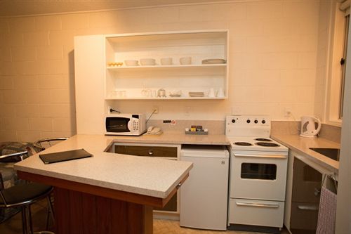 Sylvan Lodge Motel 11