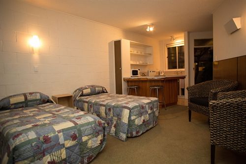 Sylvan Lodge Motel 12