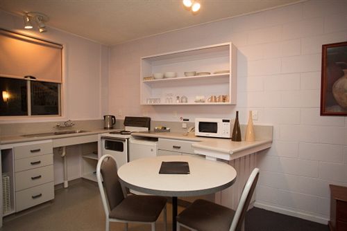 Sylvan Lodge Motel 16