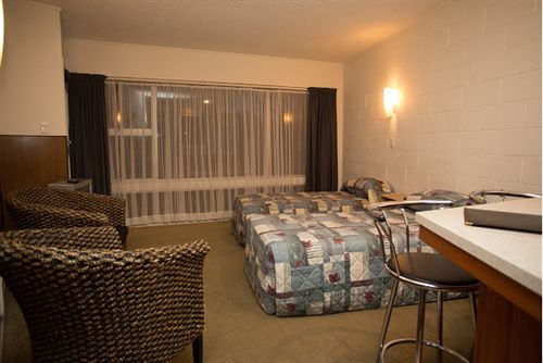 Sylvan Lodge Motel 17