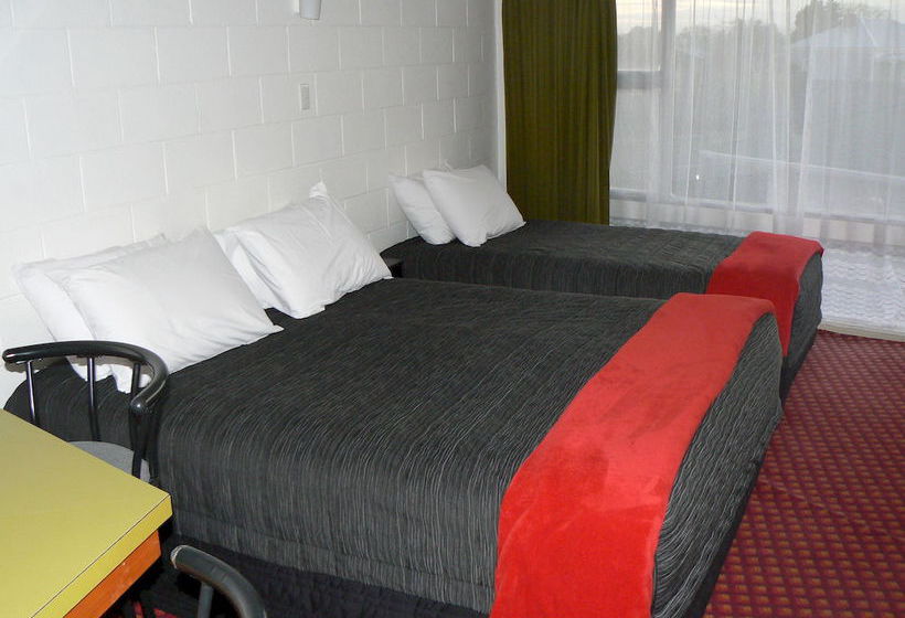 Sylvan Lodge Motel 5