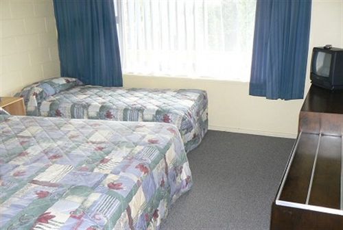 Sylvan Lodge Motel 7