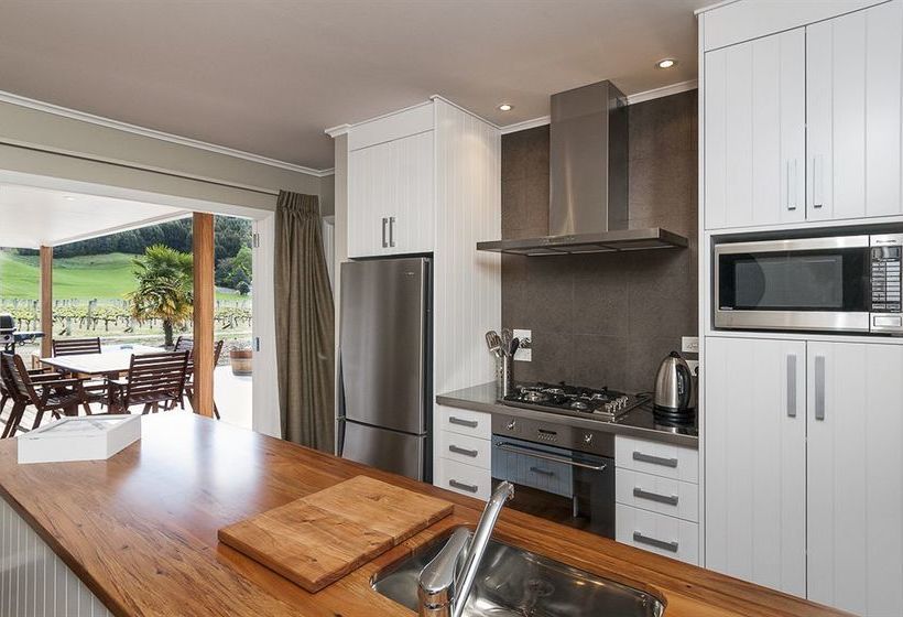 The Farmhouse At Mission Estate 10