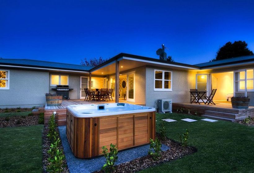 The Farmhouse At Mission Estate 15