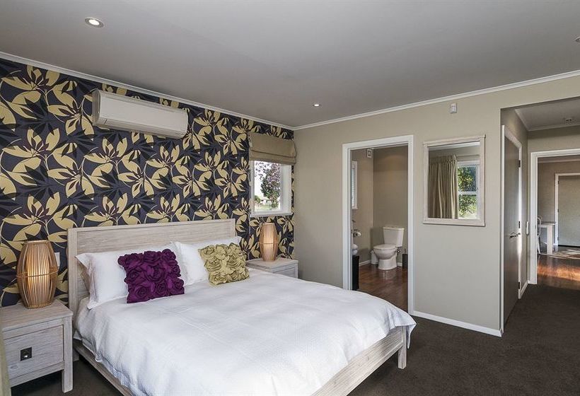 The Farmhouse At Mission Estate 6