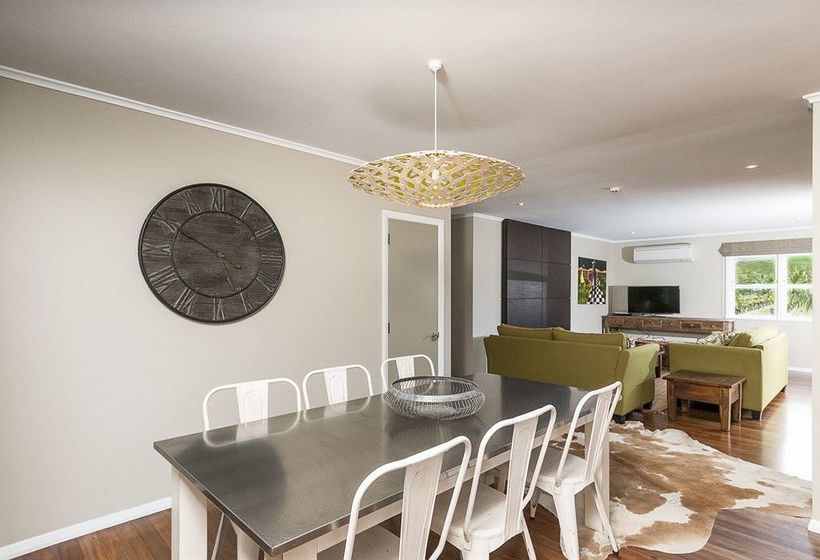 The Farmhouse At Mission Estate 8