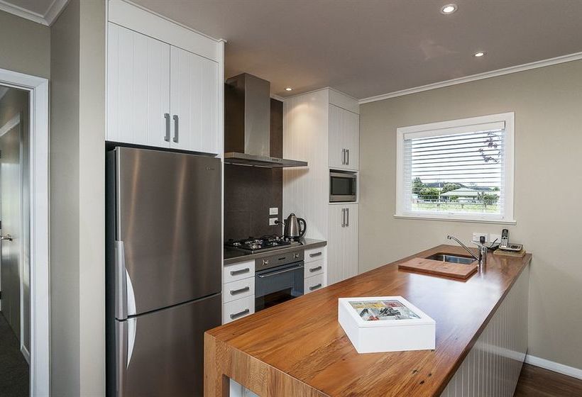 The Farmhouse At Mission Estate 9