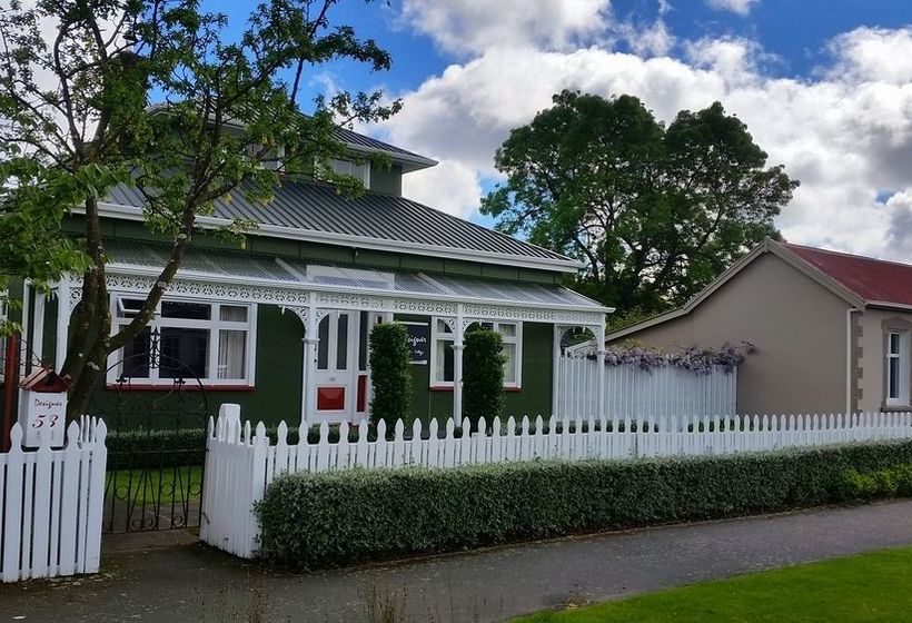 Designer Cottage B&b