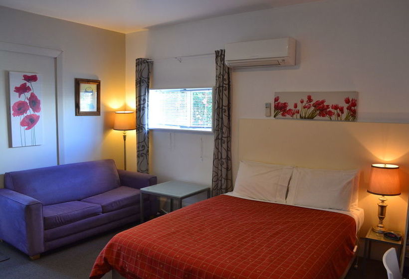 Motel Mcwilliam Apartments 3