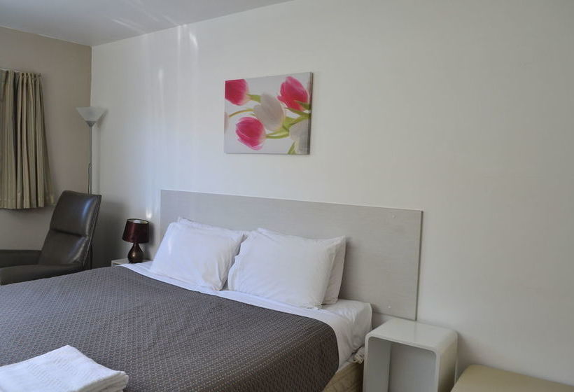 Motel Mcwilliam Apartments 4