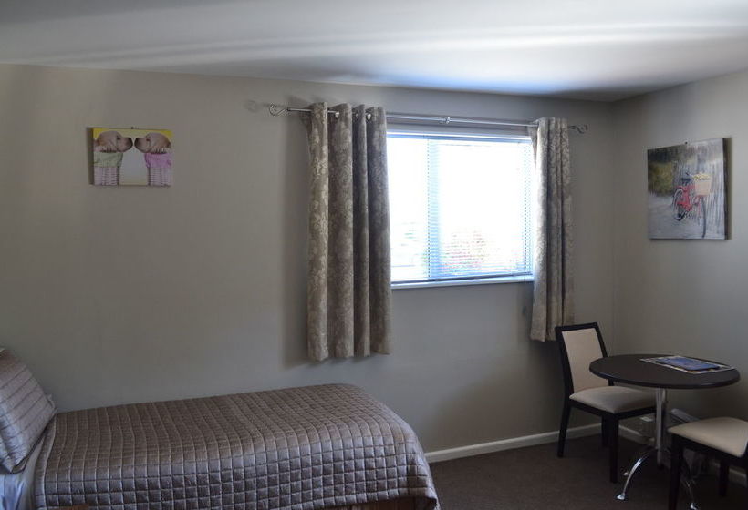 Motel Mcwilliam Apartments 5