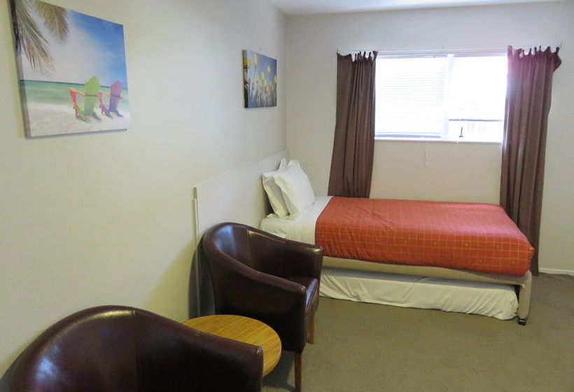 Motel Mcwilliam Apartments 8