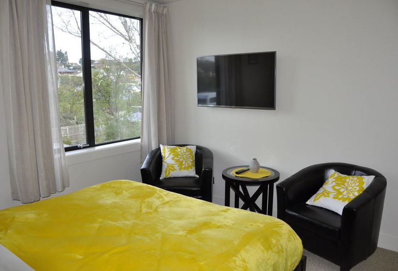 Shetland Court Apartments 10