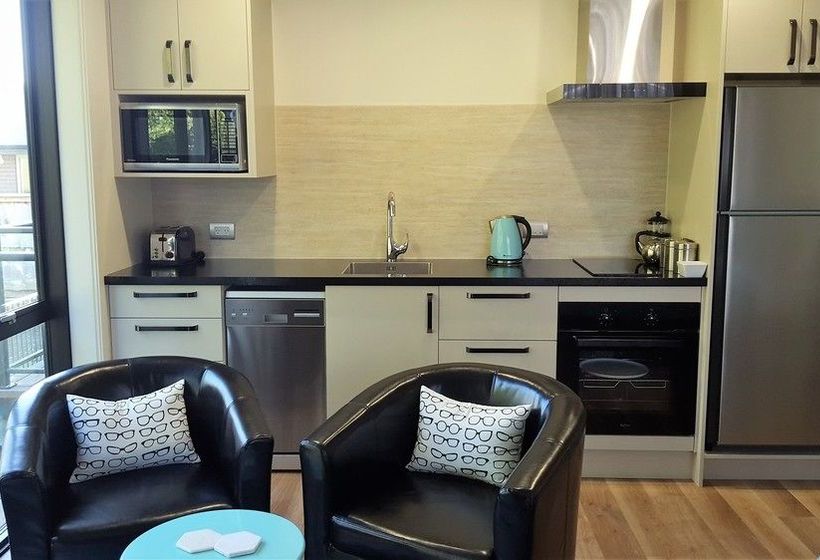 Shetland Court Apartments 12