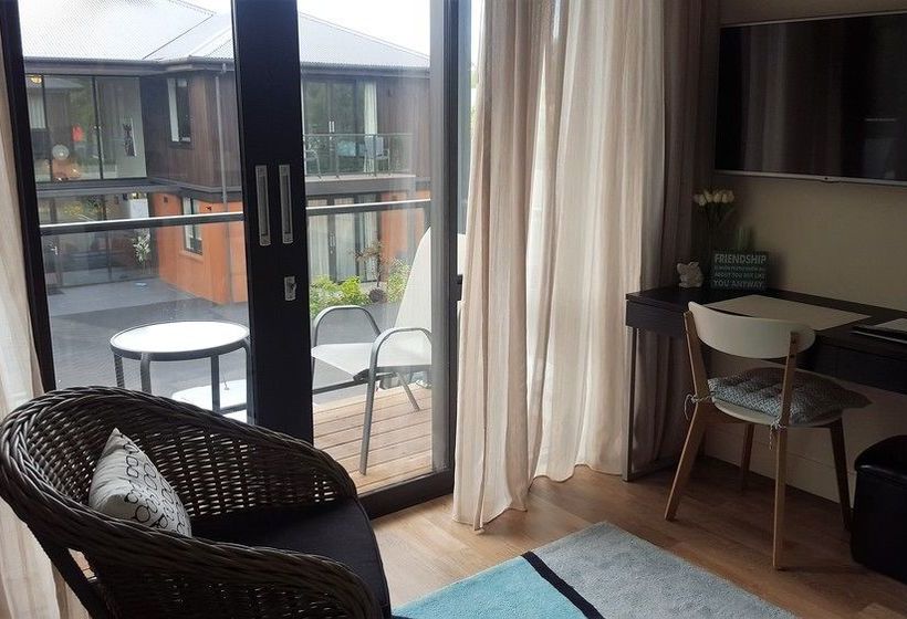 Shetland Court Apartments 13