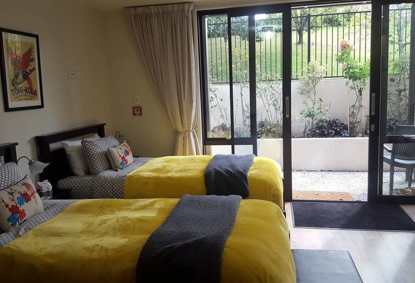 Shetland Court Apartments 17