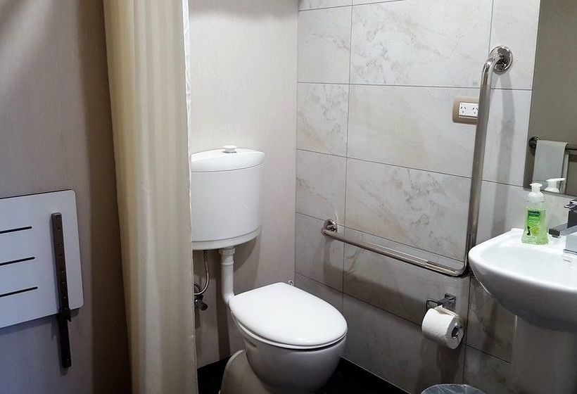 Shetland Court Apartments 18